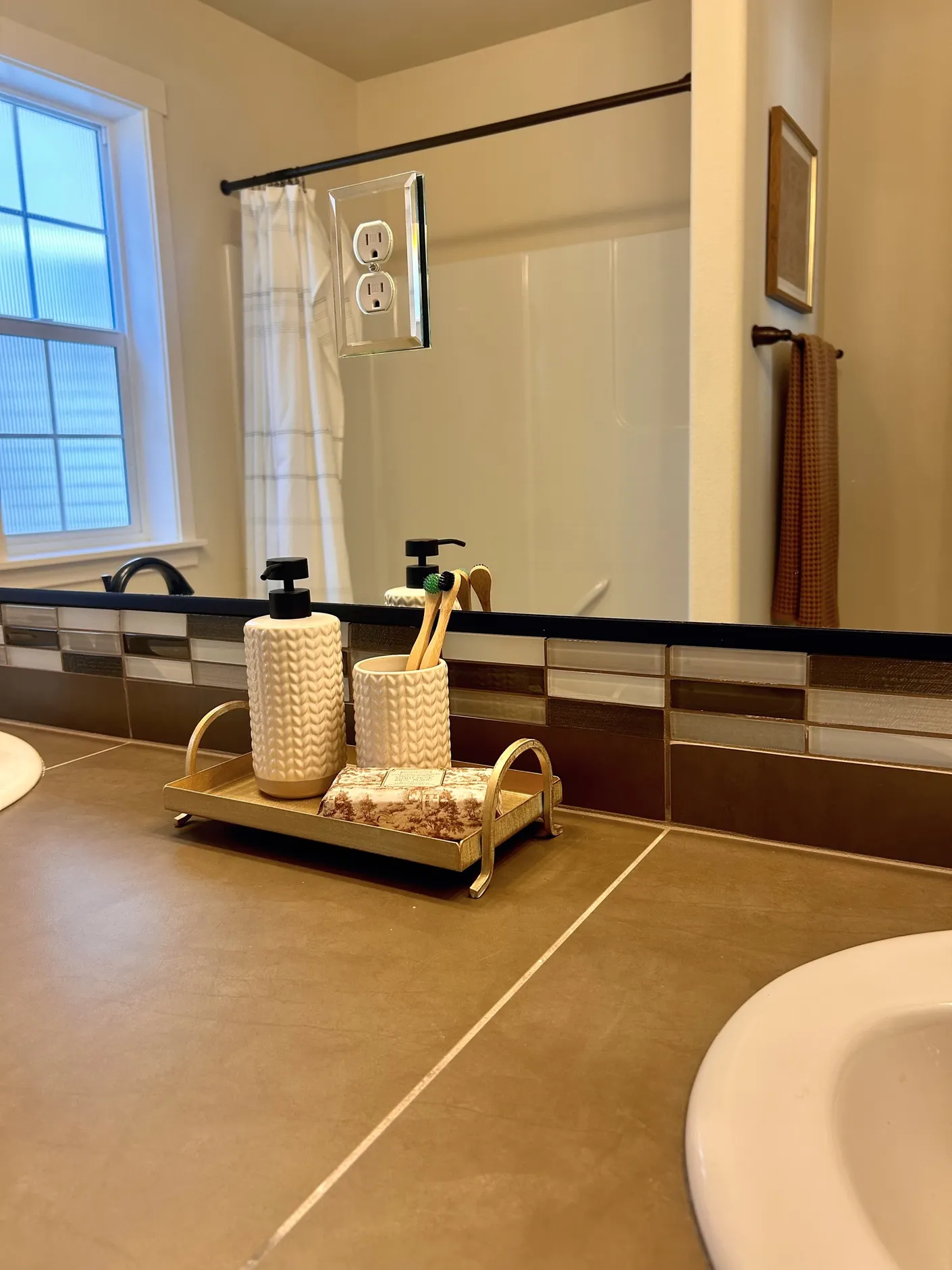 Bathroom vanity with tray and accessories